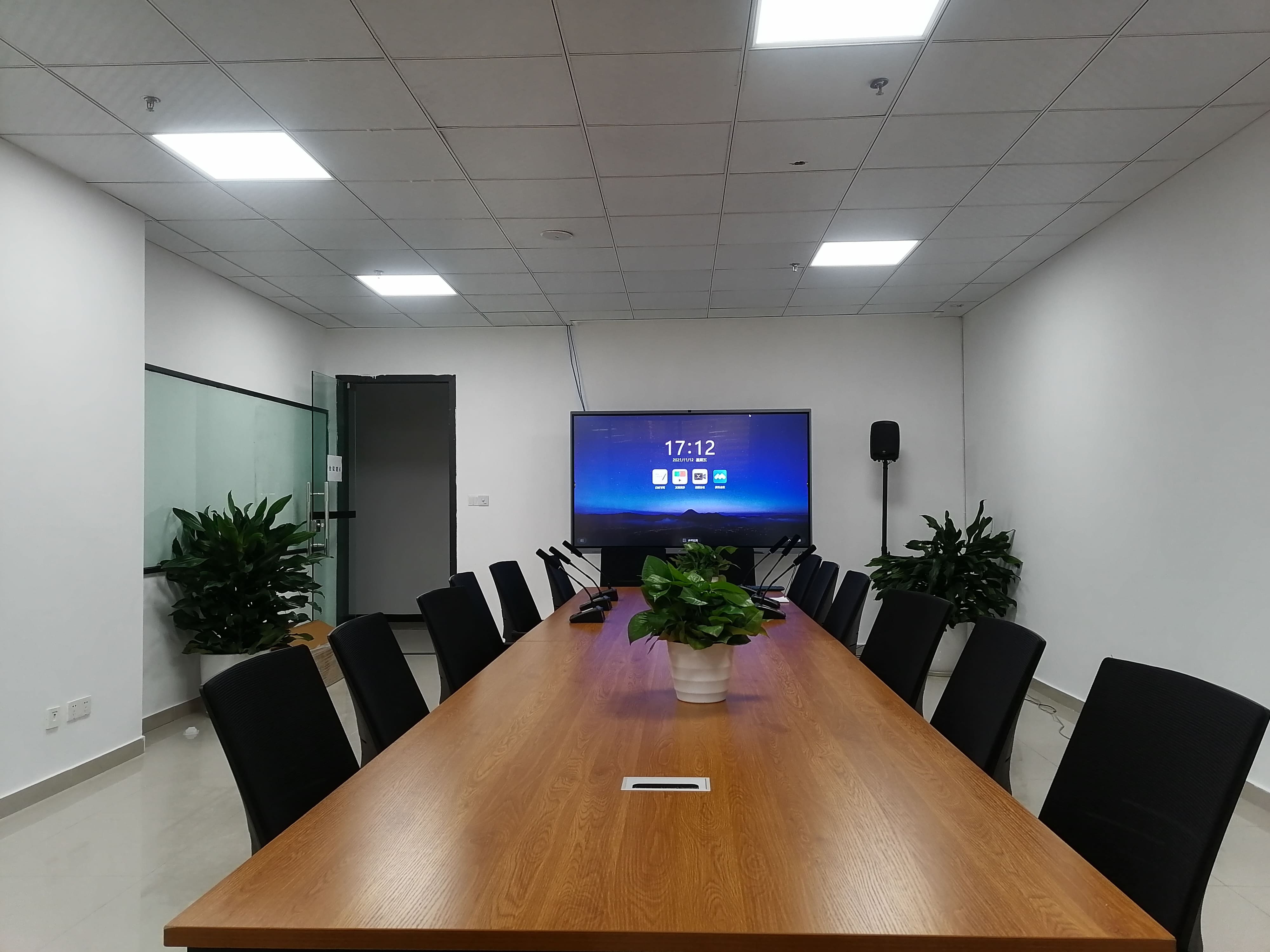 看片黄色网站替代6種設備，推動會議的降本增效